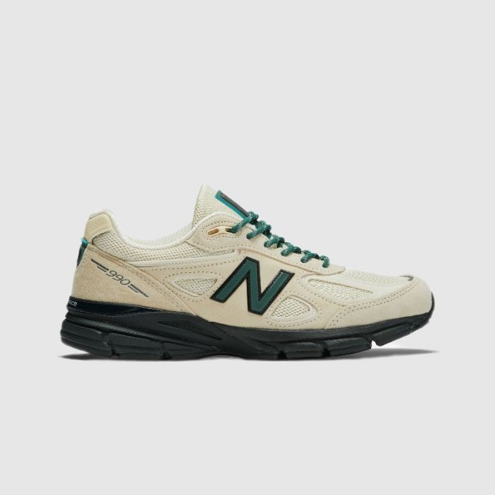 990 V4